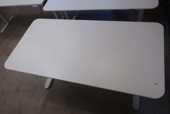 2 stk. el. hæve/sænkeborde IKEA BEKANT