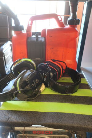 Dunk, høreværn, topnøglesæt m.m.