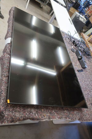 Fladskærm SAMSUMG TU65CU8005K m/kamera