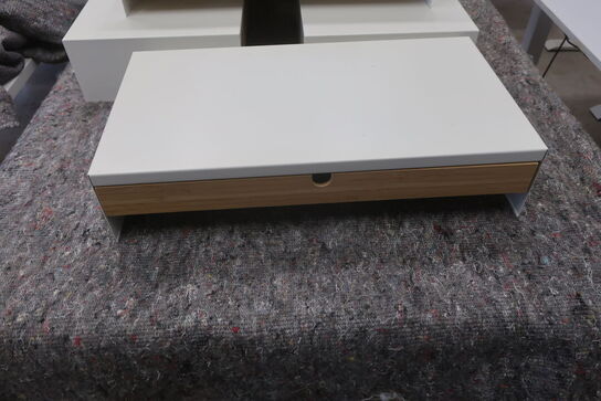 9 stk. skærmhylder m/ skuffe IKEA ELLOVEN m/ indhold