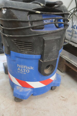 Støvsuger NILFISK ATTIX 30 u/slager & rør