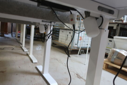 2 stk. el. hæve/sænkebord  m/afskærmning