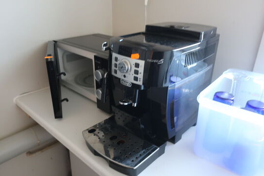 Espressomaskine DELONGHI ECAM22.115.B