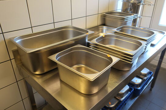 Gastrobakker på øverste del af bordet