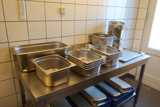 Gastrobakker på øverste del af bordet