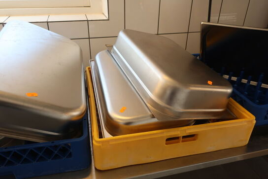 Gastrobakker på bord, opvaskebakker medfølger ikke