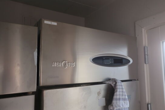 Køleskab MERCATUS M6-700