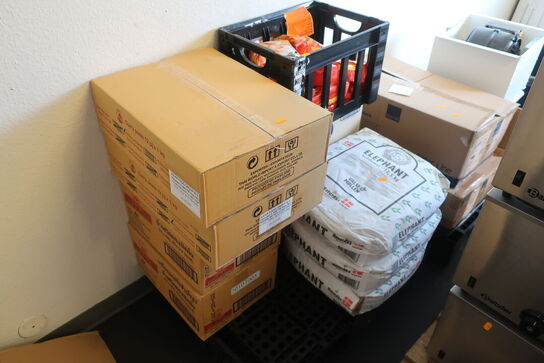 Diverse karrypasta m.v. 