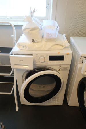 Kondenstørretumbler LOGIK LHP9W23E