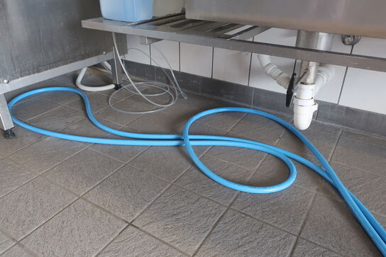 Stikvogn samt udstyr til gulvvask, opvaskebakker medfølger ikke