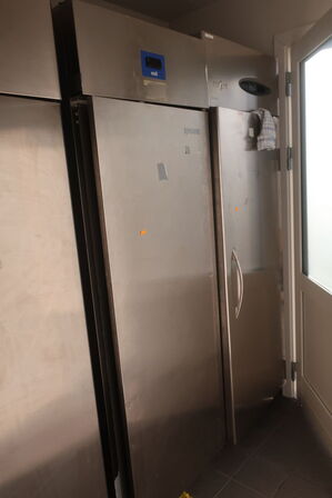 Køleskab ÖTZI 79E406NTV00170952