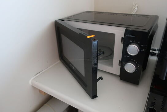 Service i køkken samt mikroovn