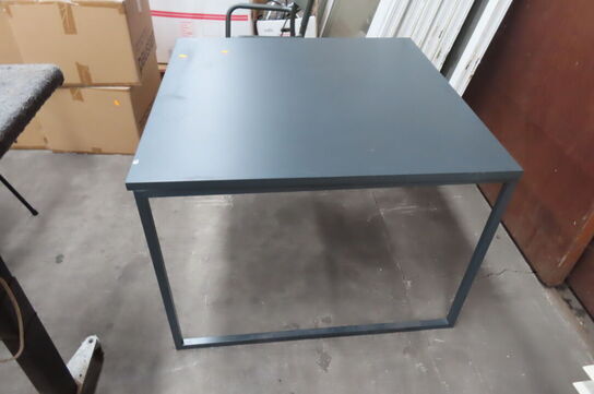 Bord GUBI FRONZONI 64