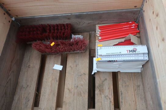 Tommestokke, blyanter mv.  TMN