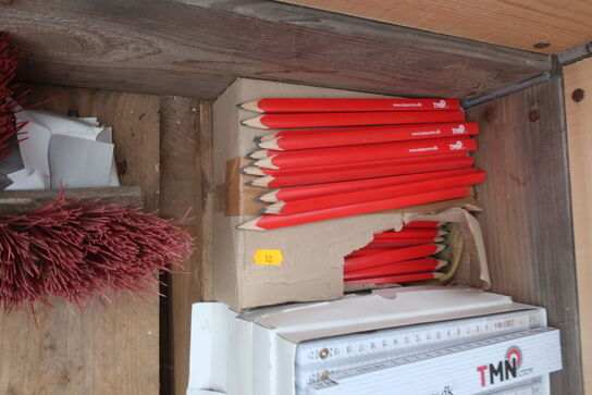 Tommestokke, blyanter mv.  TMN