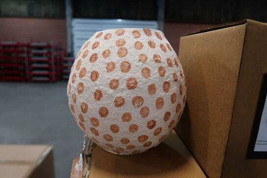 64 stk. Dekorationsvase Tana D18,5 H20 cm Creme/Nougat Papmache