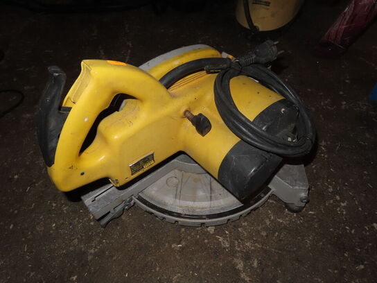 Kap-/ Geringssav DEWALT DW700