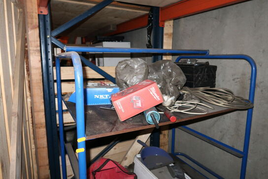 Opbevaringsvogn med indhold