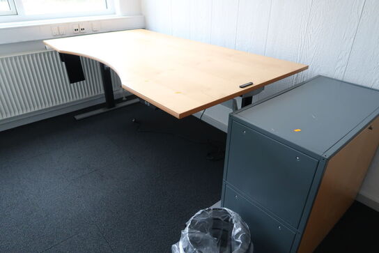 El. hæve/sænke skrivebord samt skab og reol