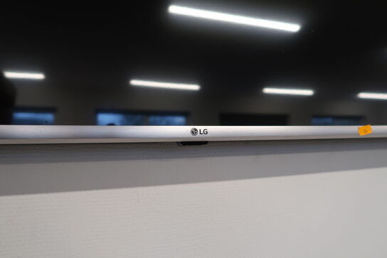 Fjernsyn LG med fjernbetjening