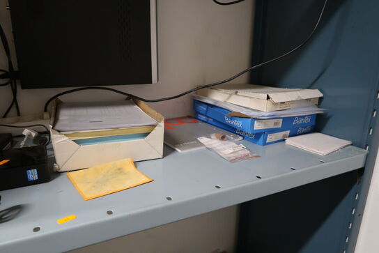 3 fag lagerreoler med div. Kontoratikler (elektronik medfølger ikke)