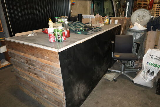 Arbejdsbord med indhold