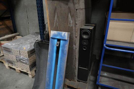 Palle med højtalere, termokasser m.m.