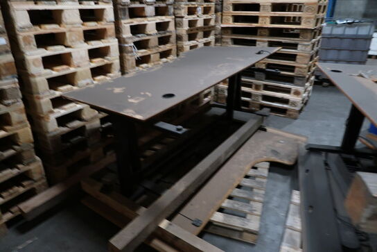 Div. El. hæve/sænke skriveborde, spisebord m.m.