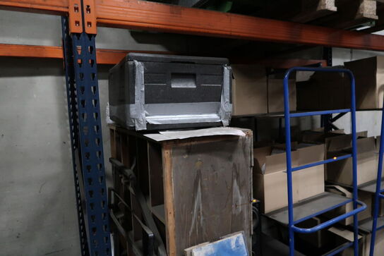 Palle med højtalere, termokasser m.m.