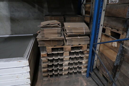 Paller samt div. Papkasser