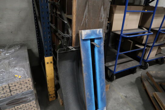 Palle med højtalere, termokasser m.m.