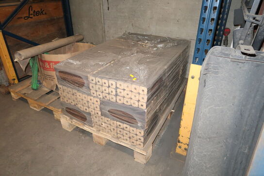 Palle med træbriketter