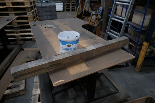 Div. El. hæve/sænke skriveborde, spisebord m.m.