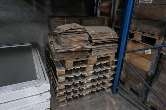 Paller samt div. Papkasser