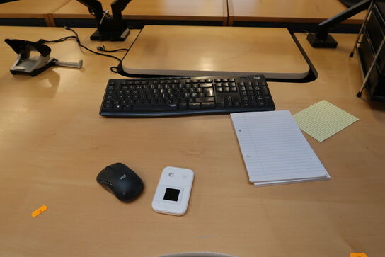 3 stk. computerskærme AOC 24B2 med tastatur, mus, computer HP EliteDesk