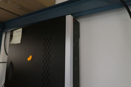 Computer INTEL DC53427HYE samt harddisk HIKVISION