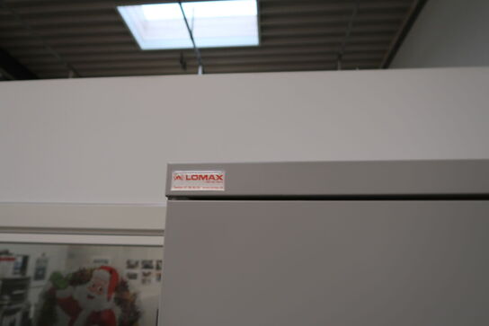 Stålskab uden indhold