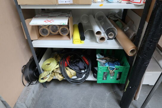 Lagerreol med indhold