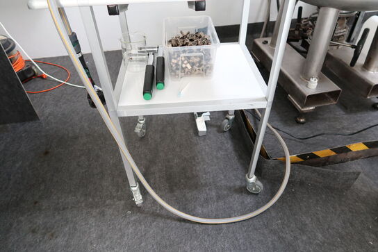 Opbevaringsvogn med indhold