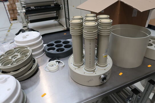 Div. Varelager og reservedele på bord