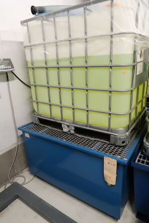 2 stk. spildekar AJ uden indhold