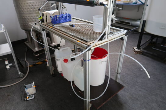 Teststation med div. Trykmålere m.m. (pumper medfølger ikke)