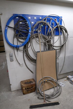 Div. Slanger og rør samt gummimåtte