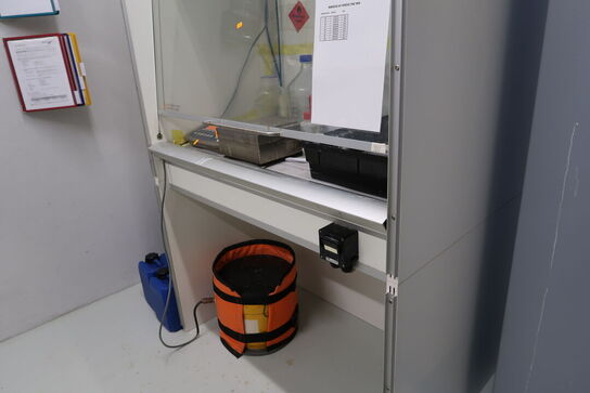 Stinkskab uden indhold