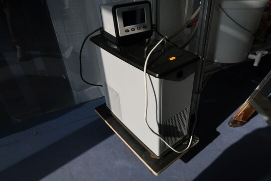 Refrigerated Circulating Baths VWR AD 7L R-20