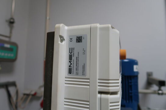 Plasttank med omrører med Tempereringsaggregat BOE-THERM Multi-Temp 95