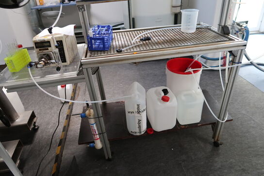 Teststation med div. Trykmålere m.m. (pumper medfølger ikke)