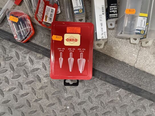 Diverse bor, trinbor m.m.