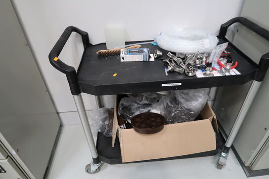 Opbevaringsvogn med indhold