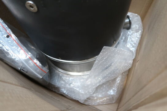 Div. Varelager og reservedele på bord